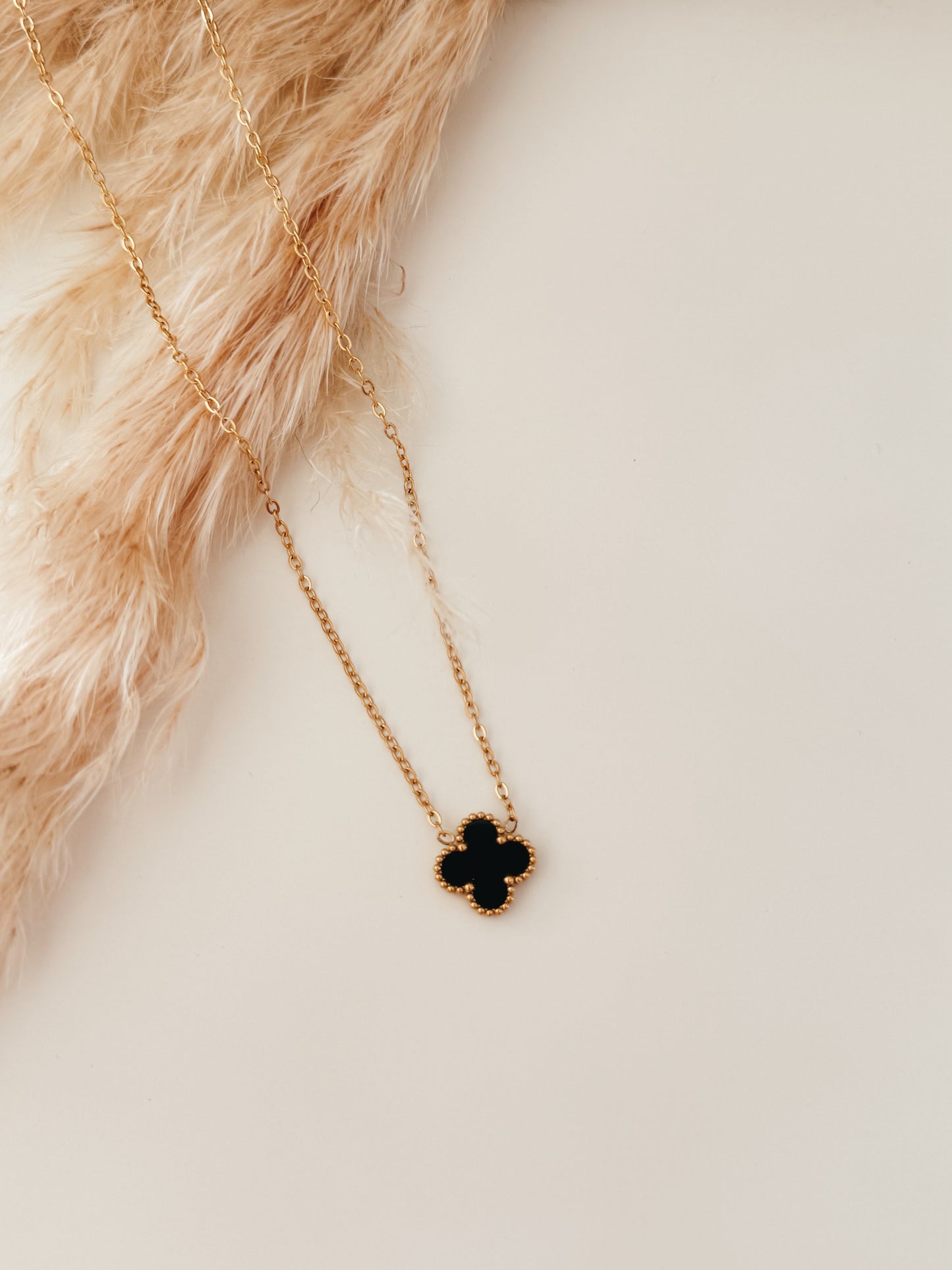 Clover Black Necklace